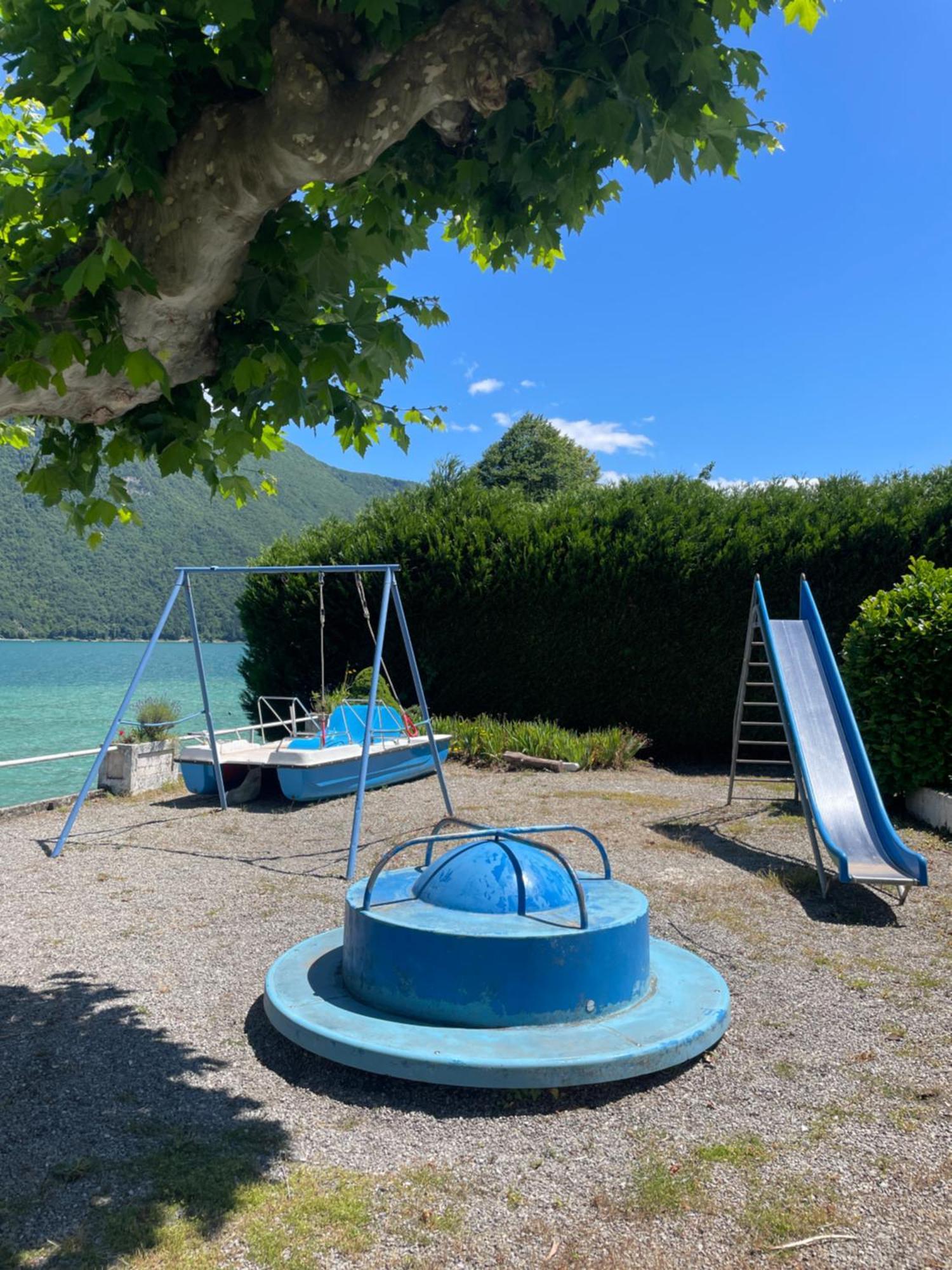 Rare 2 Bedroom With Private Beach On Lake Annecy Doussard Exterior photo