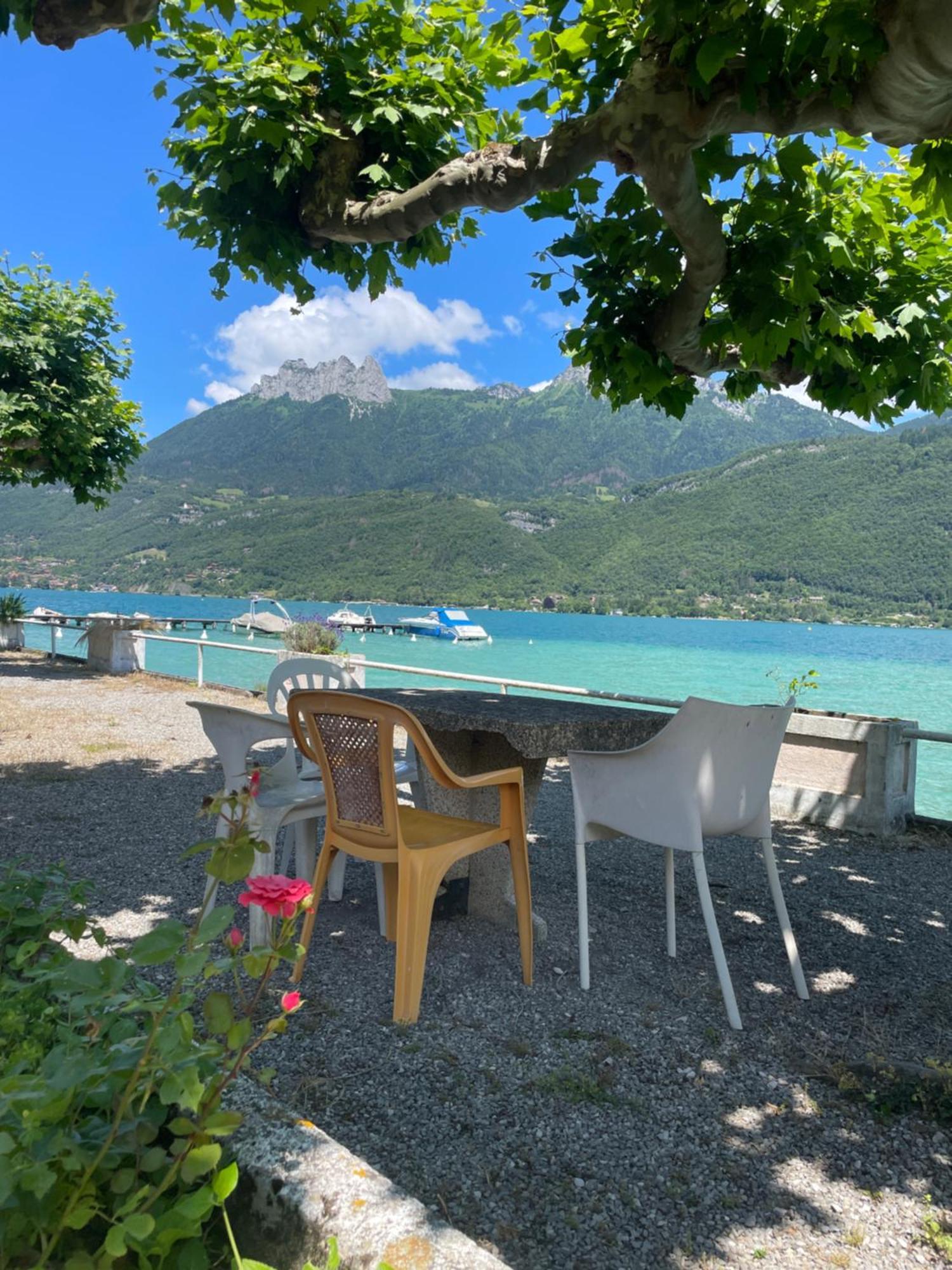 Rare 2 Bedroom With Private Beach On Lake Annecy Doussard Exterior photo