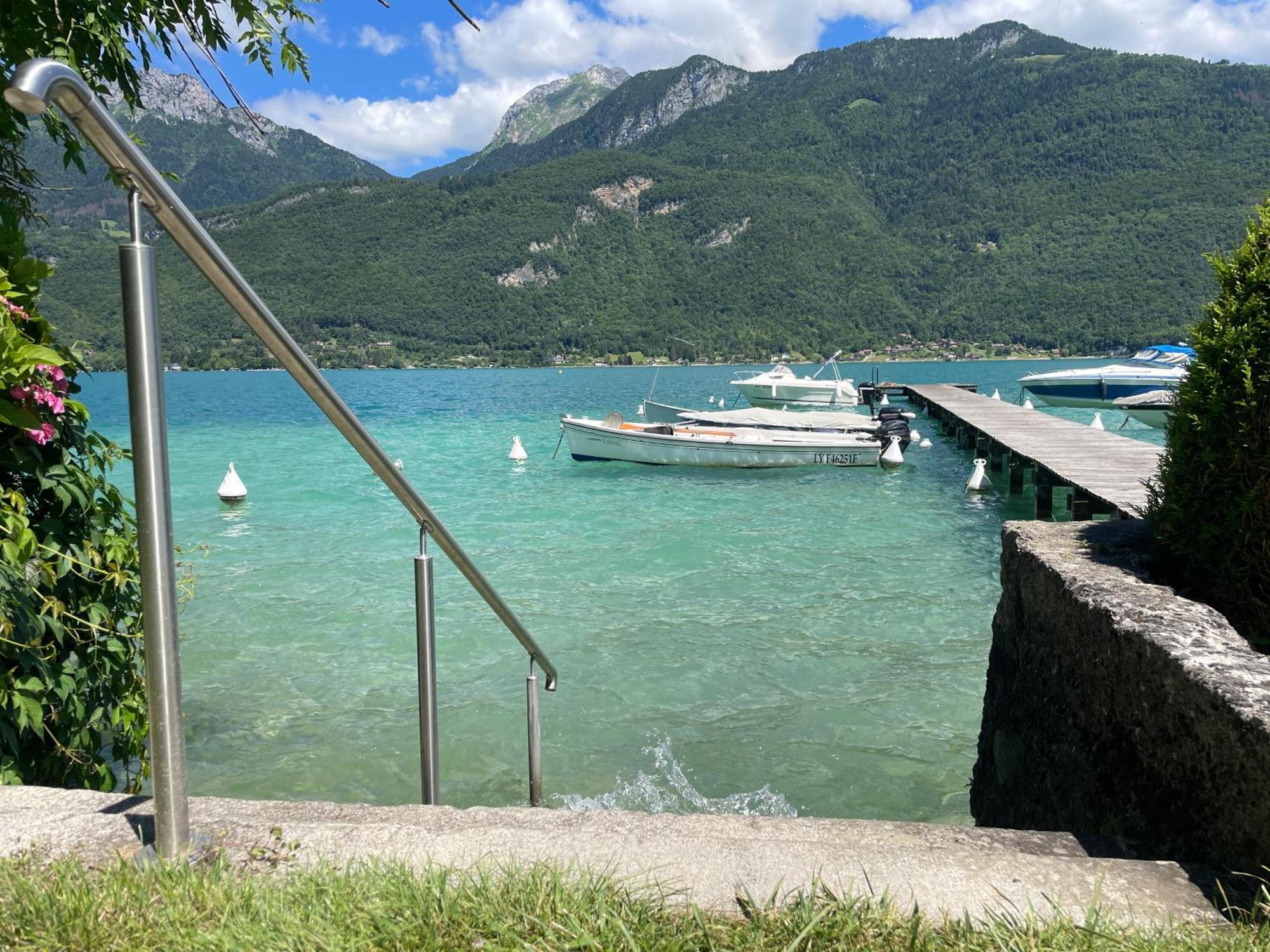 Rare 2 Bedroom With Private Beach On Lake Annecy Doussard Exterior photo